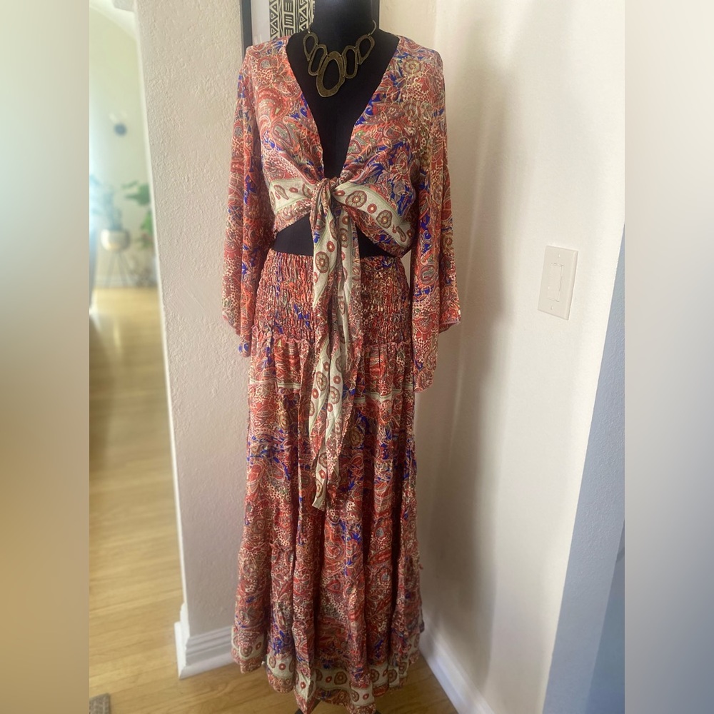 Beautiful flowy boho shirt and crop top set.